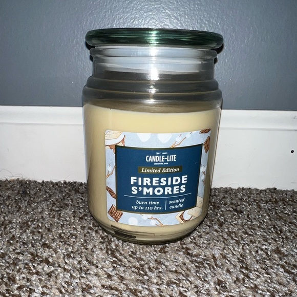 fireside s’mores candle - Picture 1 of 3